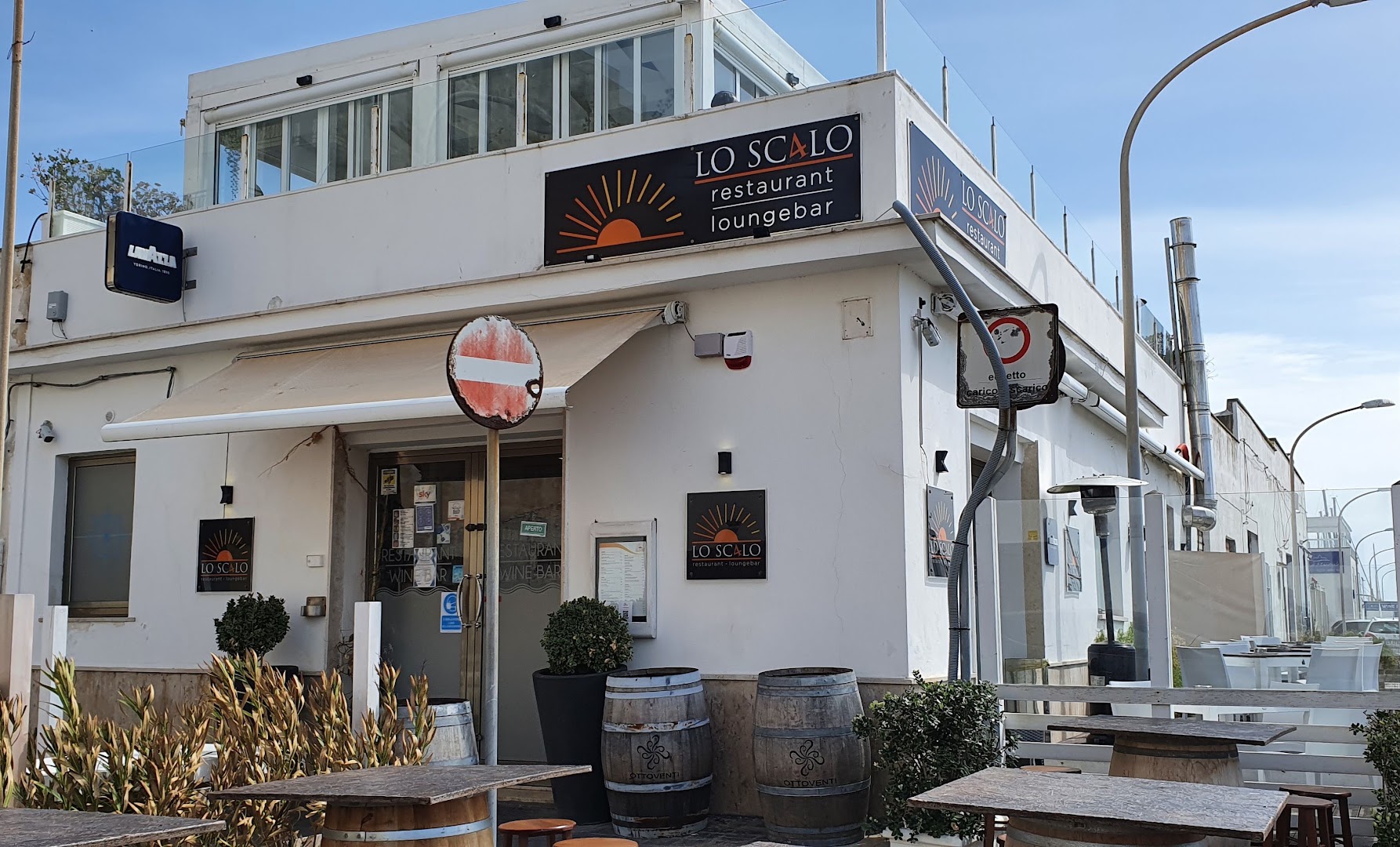 Lo Scalo Restaurant Lounge Bar