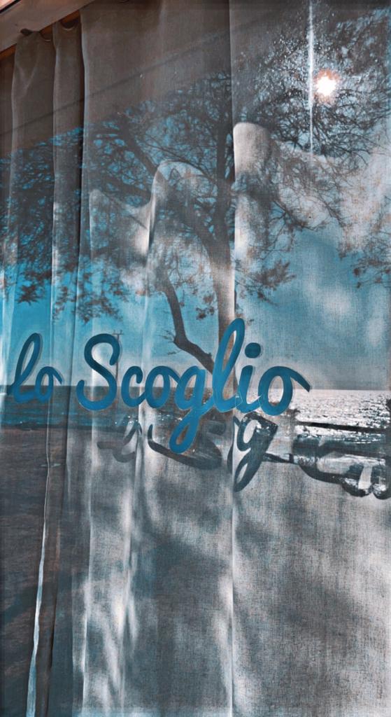 Lo Scoglio Restaurant