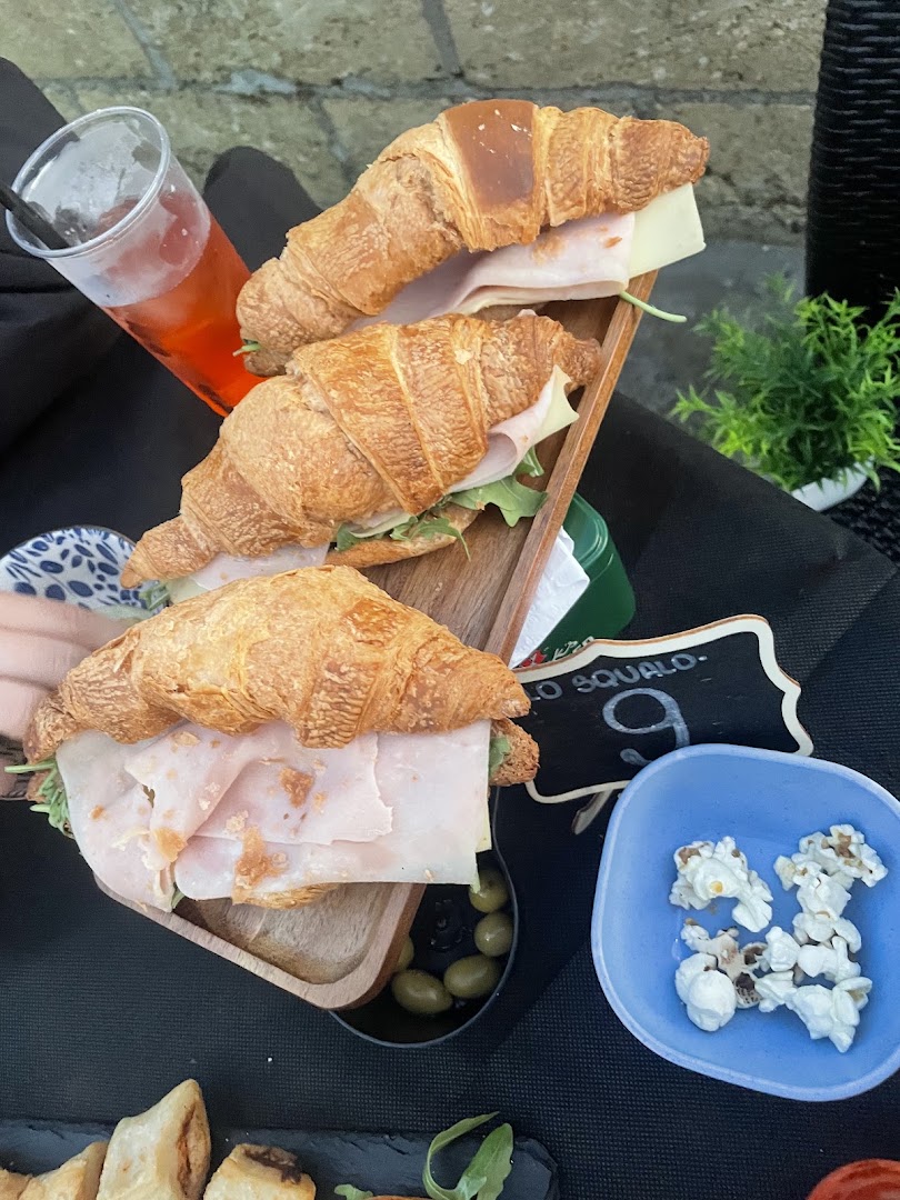 Lo Squalo Bar Pizzeria