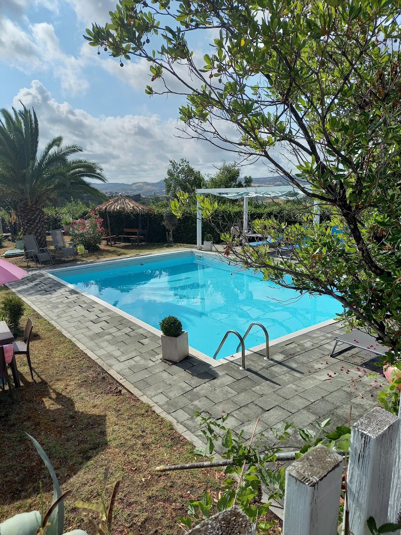 Locanda del Sole Agriturismo Ristorante Osteria Cucina Tradizionale Carne Marchigiana Alloggi Piscina Eventi
