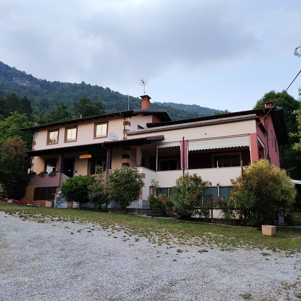 Locanda Piramidi di terra, Villar San Costanzo