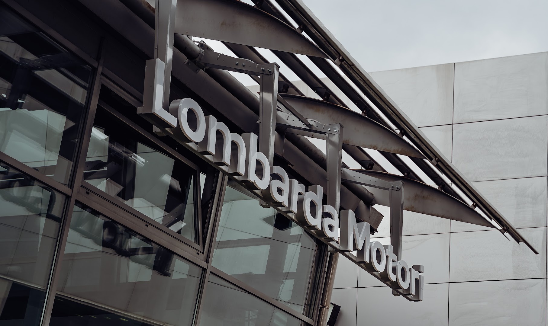 Lombarda Motori - Concessionario Audi Desio, Desio