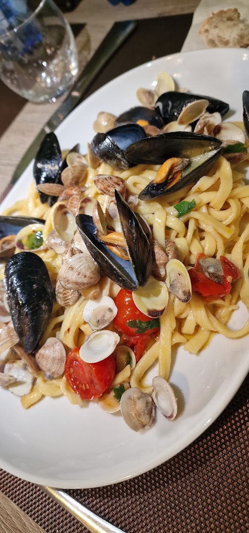 Trattoria Loro Di Napoli