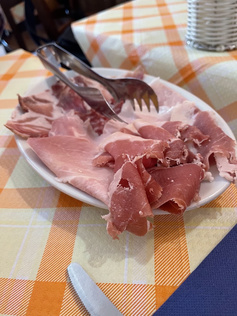 L'osteria degli Amici Snc di Ferdico Emanuele & c., Calvenzano