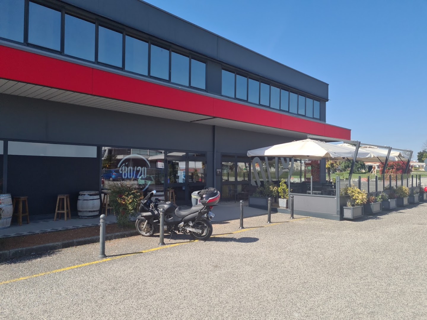 L'OTTANTAVENTI BURGERBAR (L'80/20)