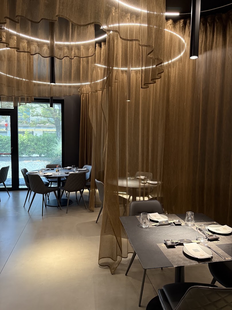 LOTUS ORIENTAL RESTAURANT