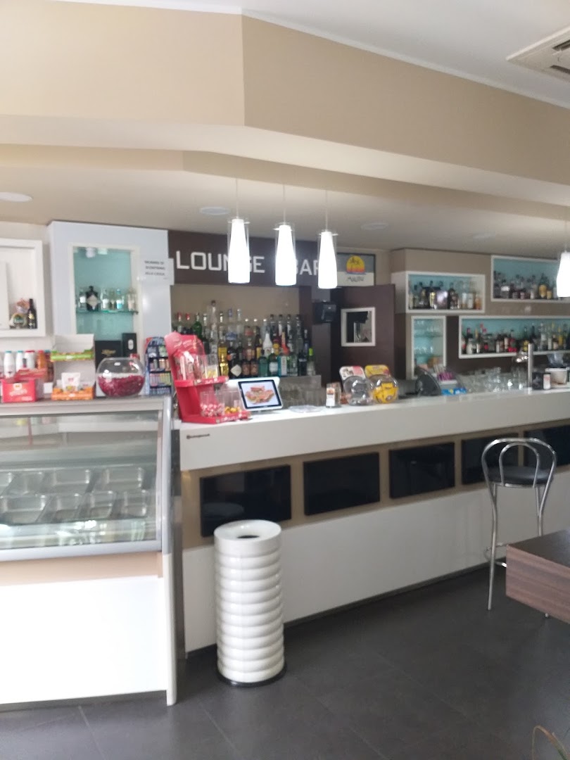 Lounge Bar Malibu', Latiano