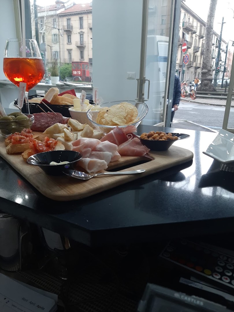 Lounge bar re e regina
