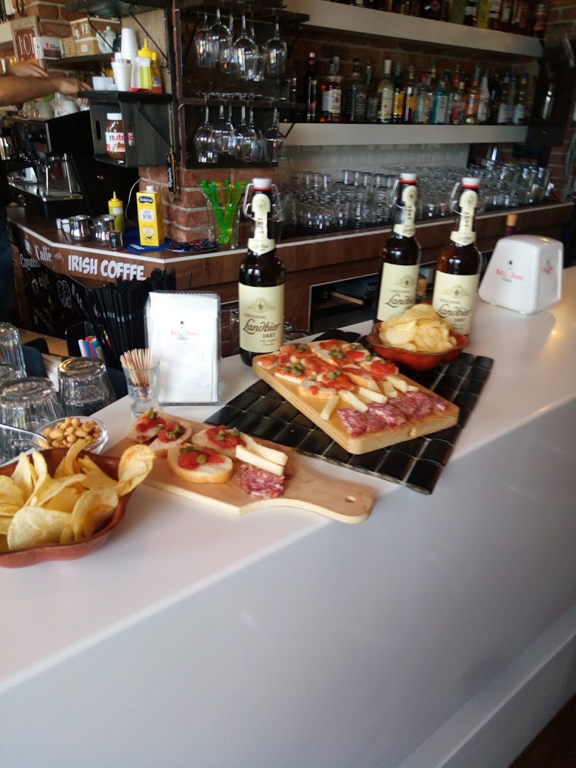 Lounge bar, Tissi