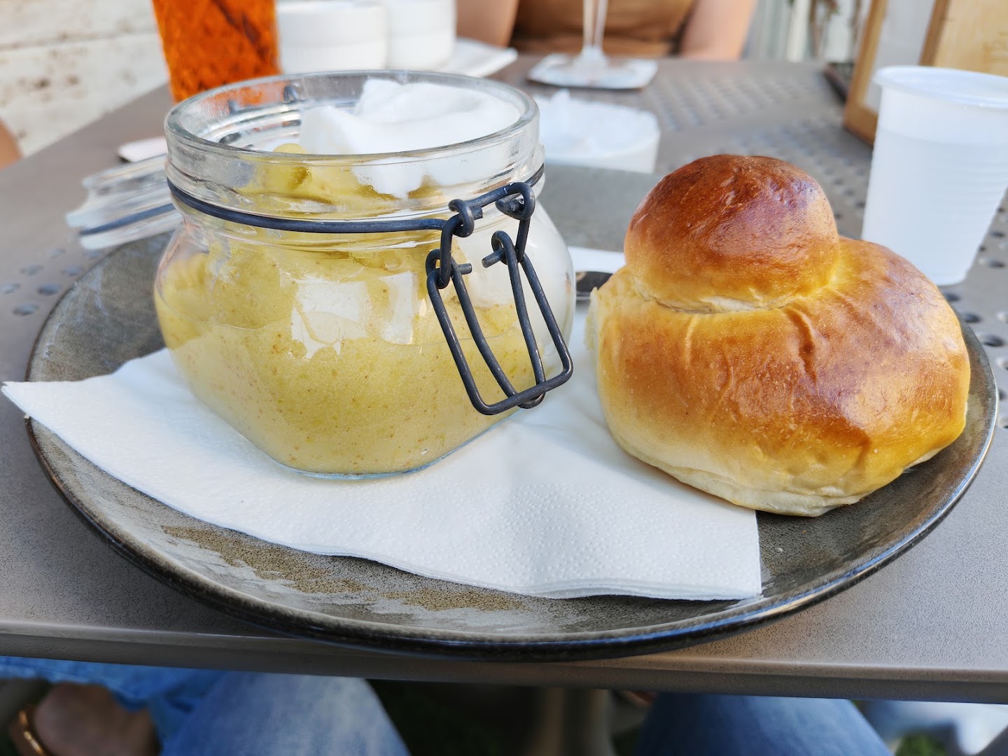 Loungi Bar