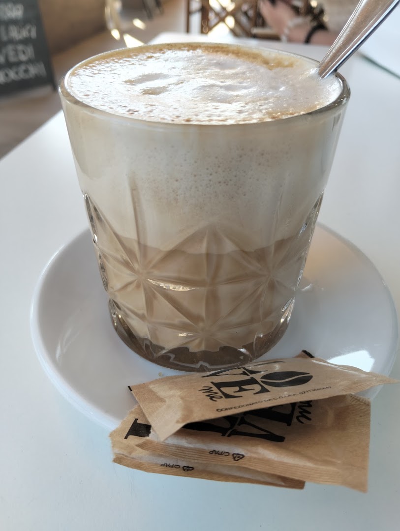 Love Me Café