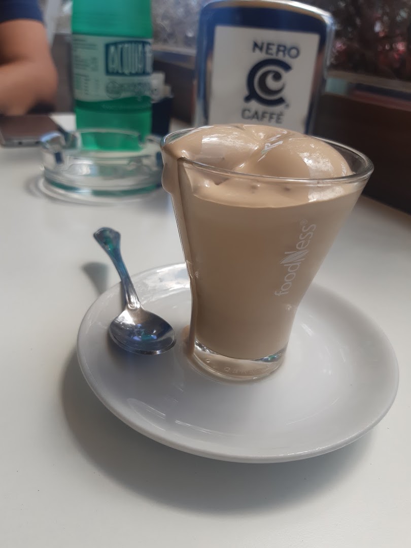 Love Me Café
