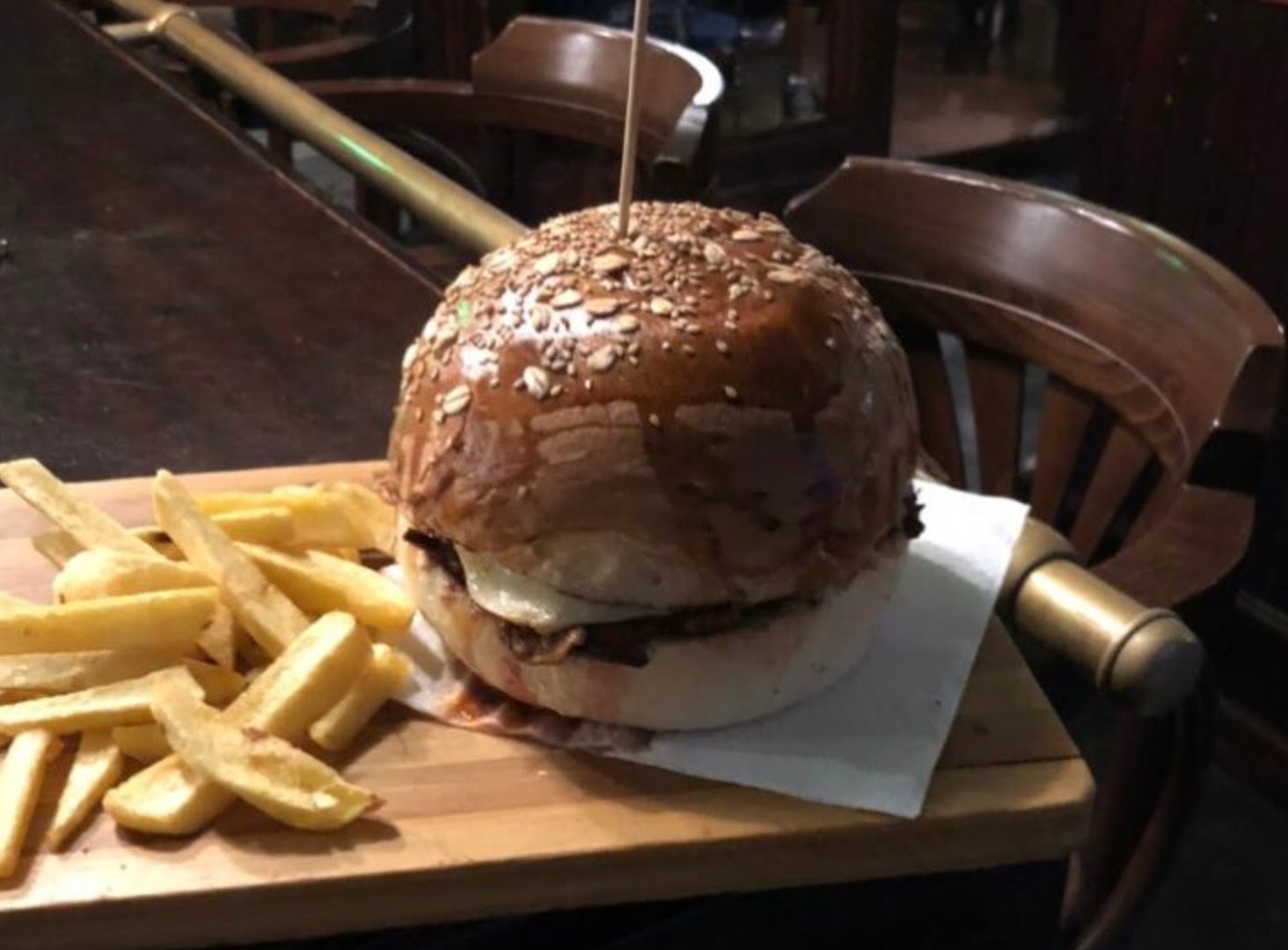 Luca's Pub Steak House