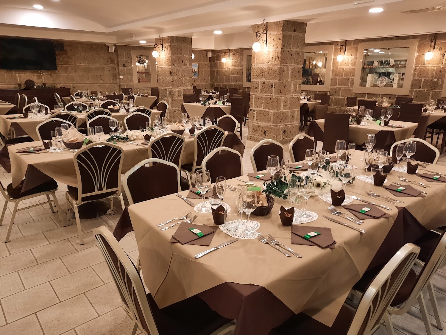 LUI È' PEGGIO DI ME RISTORANTE PIZZERIA BRACERIA GIRARROSTO