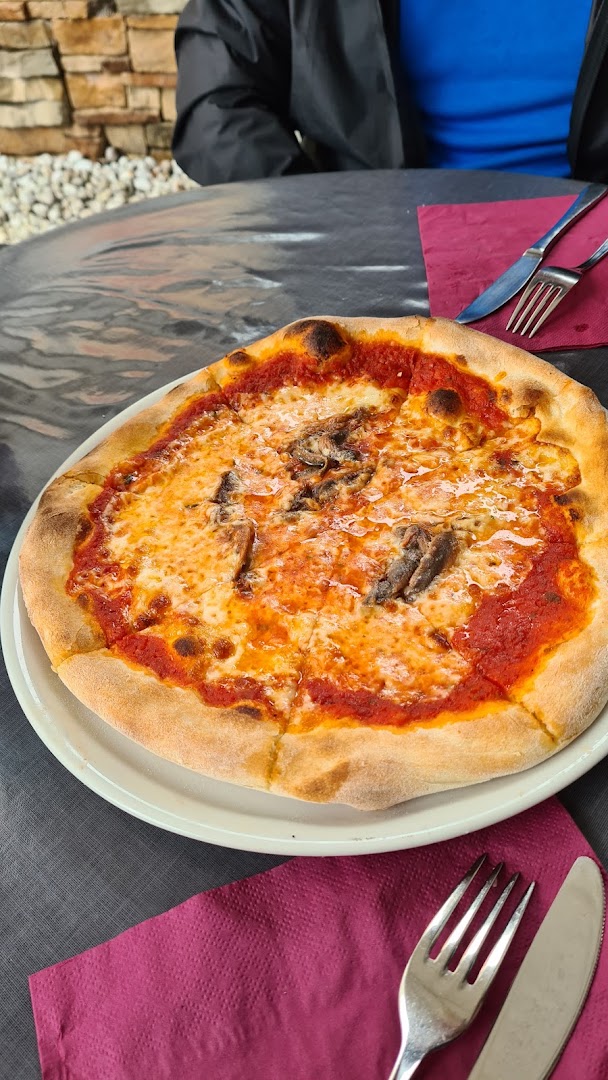 Luna Rossa Pizzeria Bar ristorante