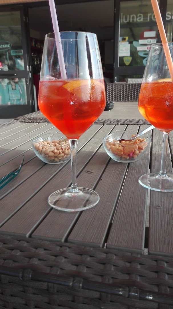 Luna Rossa Tabacchi 24/24H Bar Pizzeria e Servizi Postali