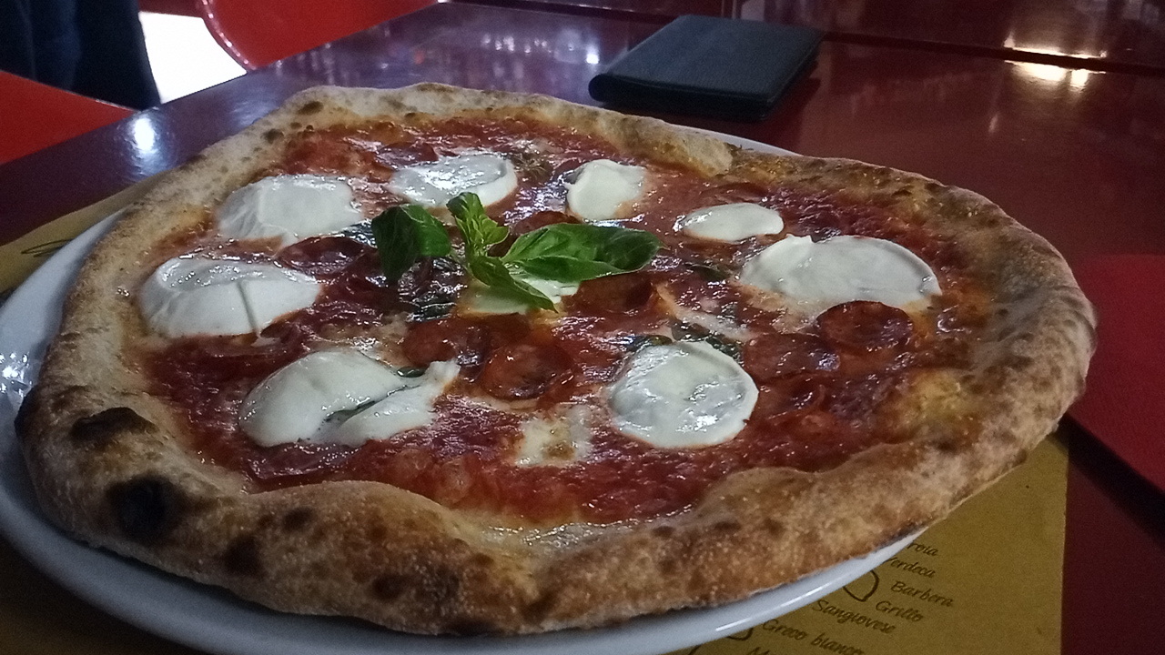 Luna Rossa Tabacchi 24/24H Bar Pizzeria e Servizi Postali