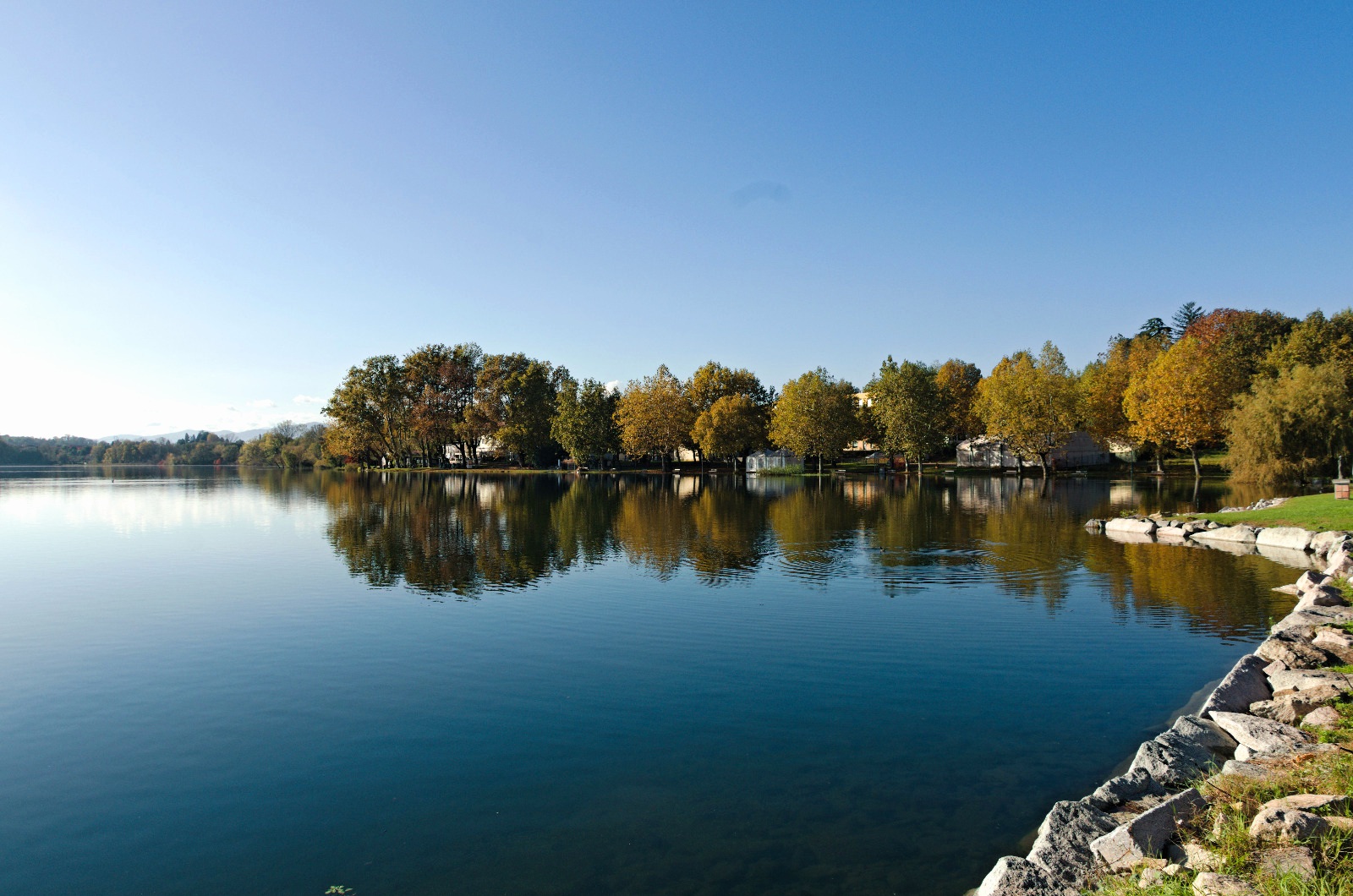 Lungolago di Gavirate