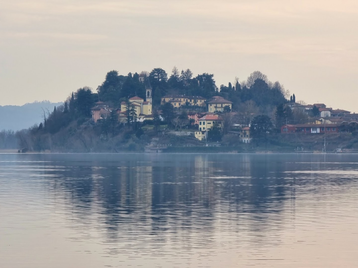 Lungolago di Gavirate