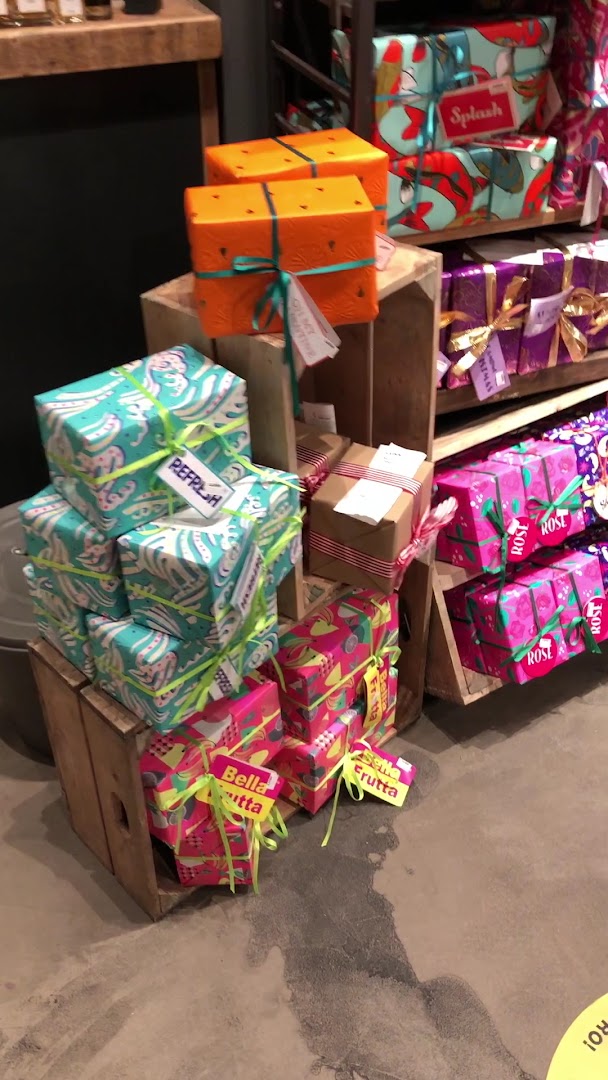 LUSH Cosmetics Le Befane