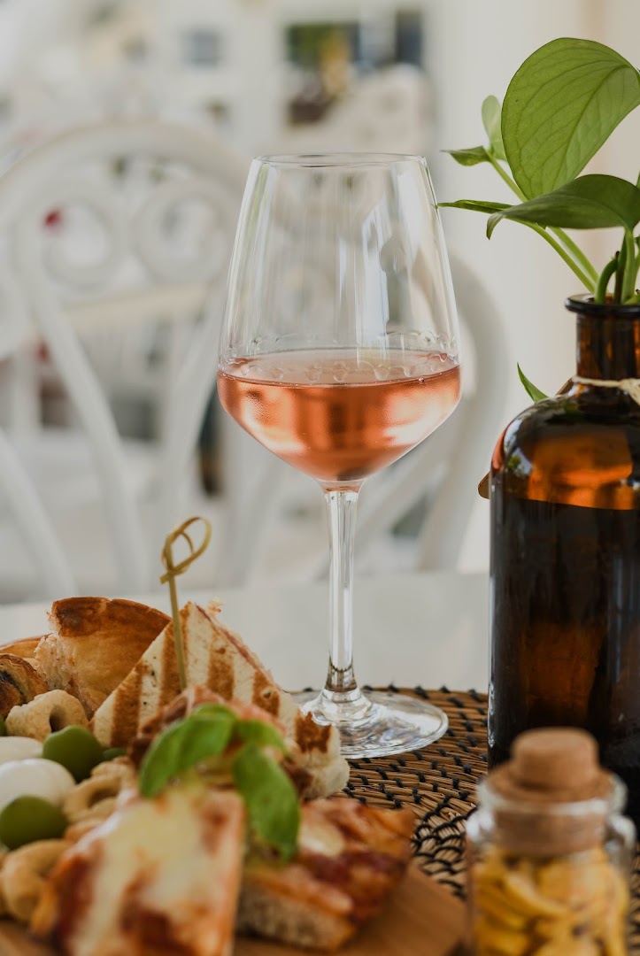 luVinaria winebar