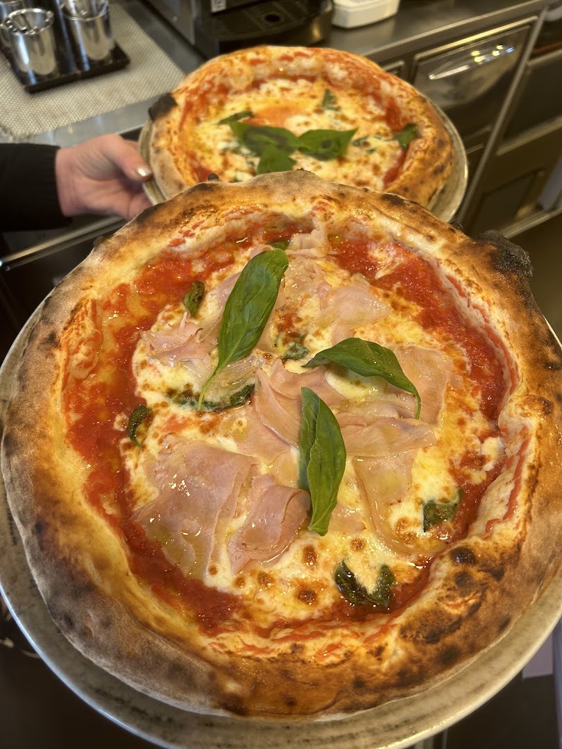 LUXALE Cassano Magnago | Ristorante-Pizzeria -Pasticceria