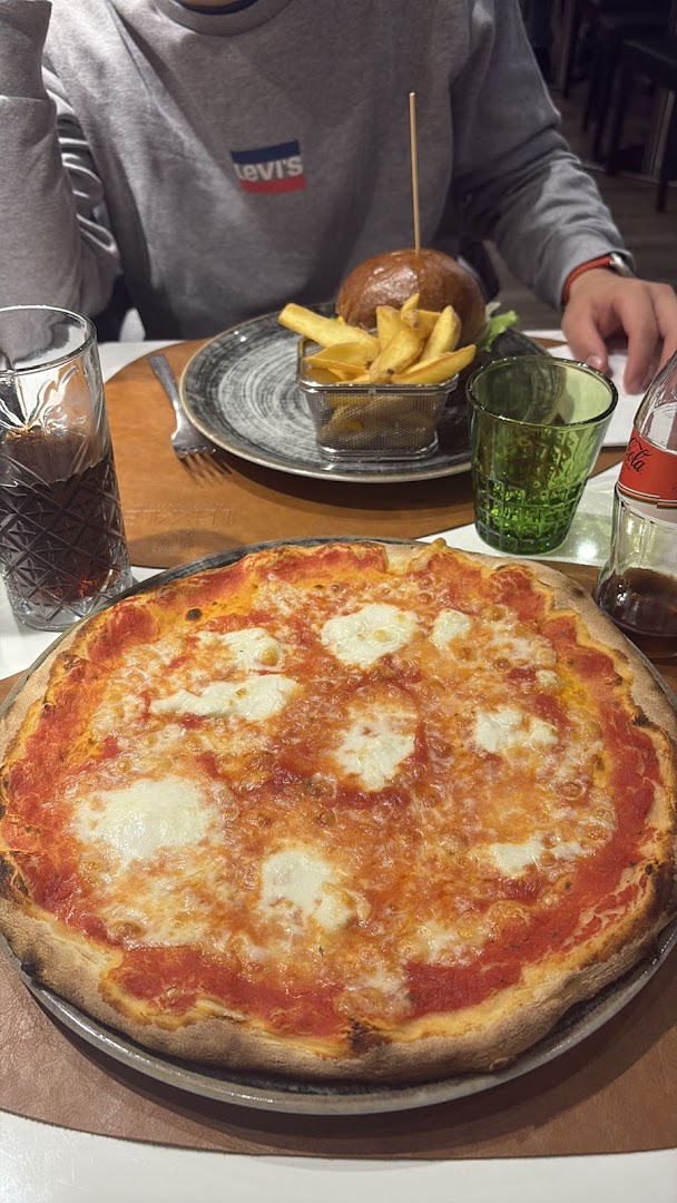 Luxale Coffe Living Food - Ristorante Pizzeria-pasticceria