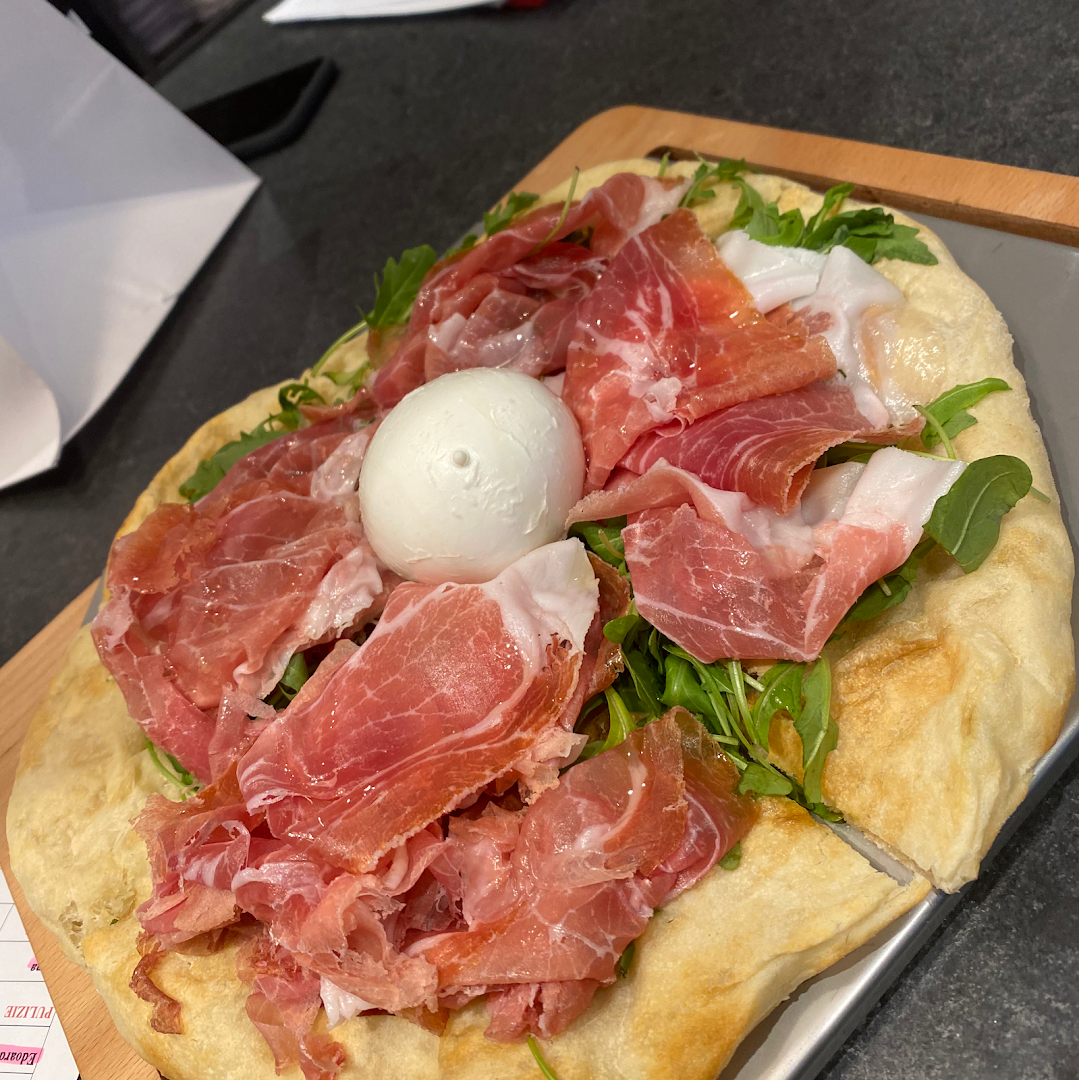 Luxale Coffe Living Food - Ristorante Pizzeria-pasticceria