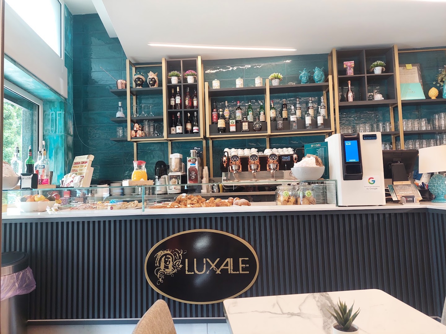 Luxale Coffee Living Food