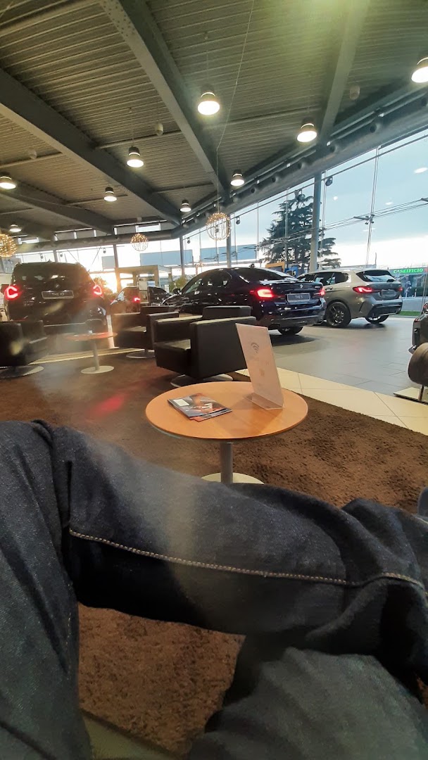 M.Car S.p.A. Caserta - House of BMW e Partner MINI