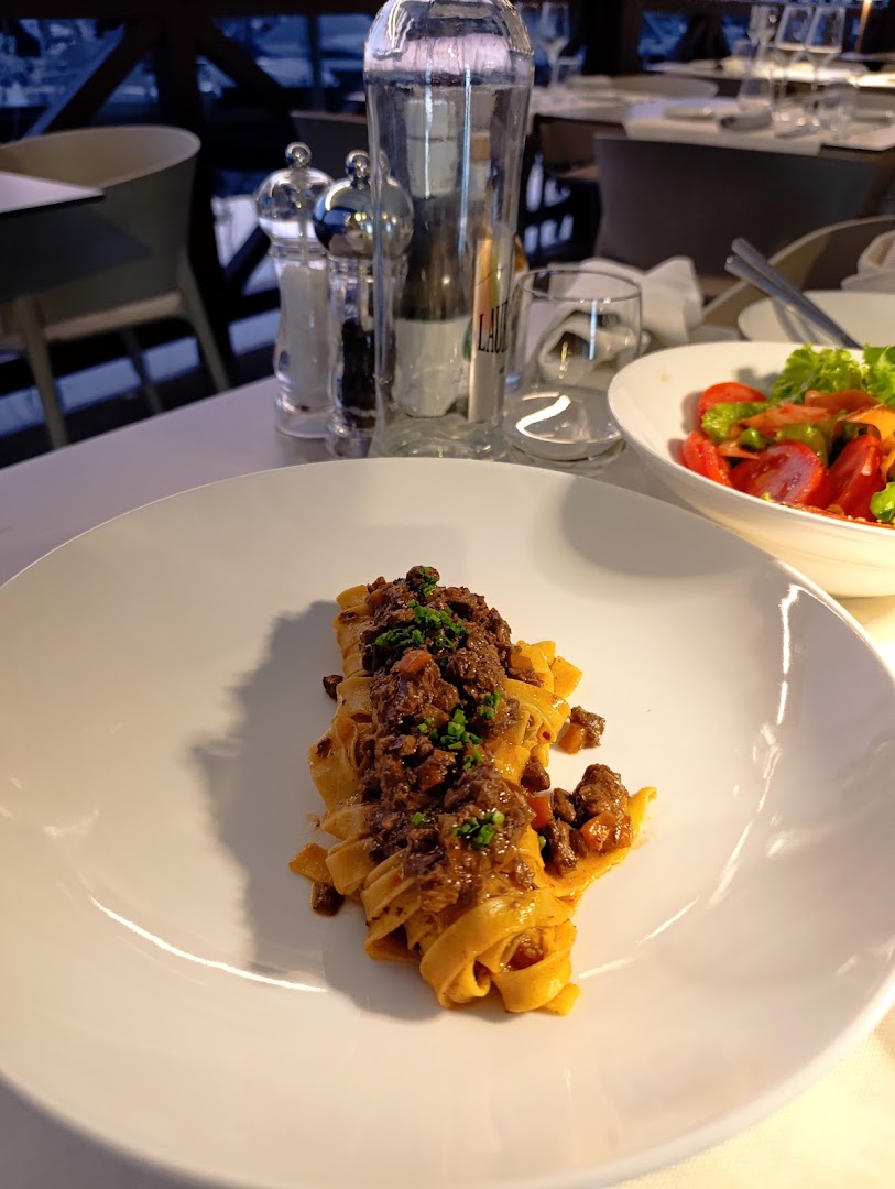 M4 Restaurant