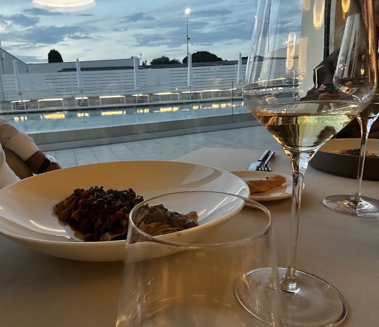 M4 Restaurant