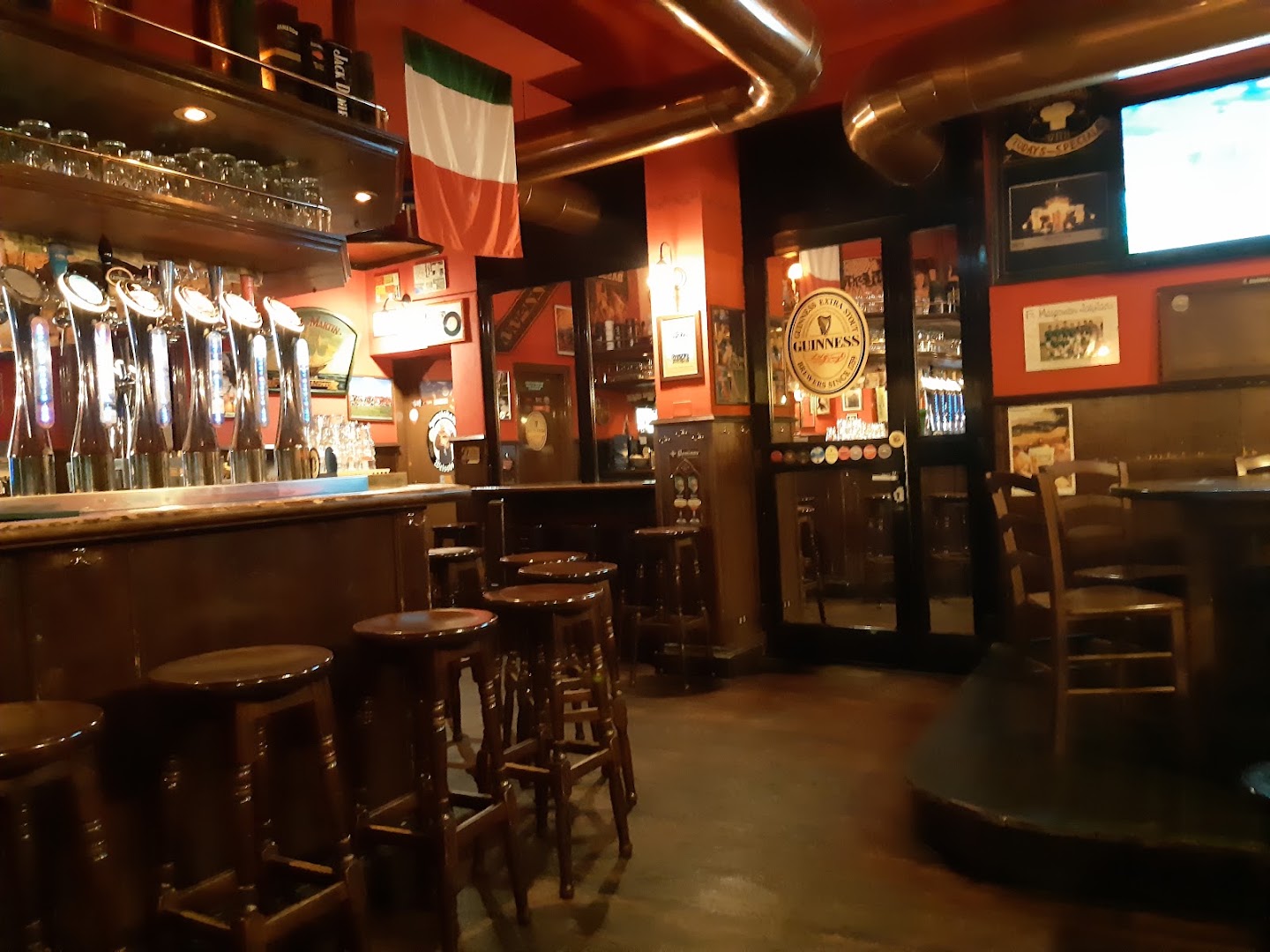 Mac Gowan Pub