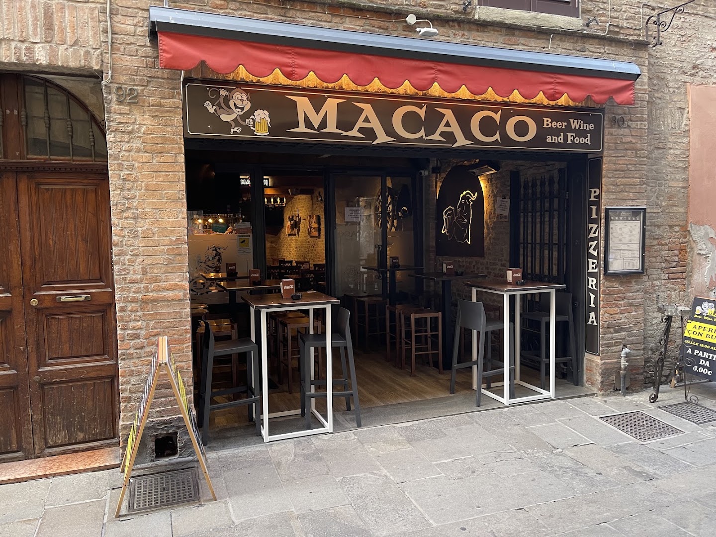Macaco Beer Wine Food and Pizza, Ferrara