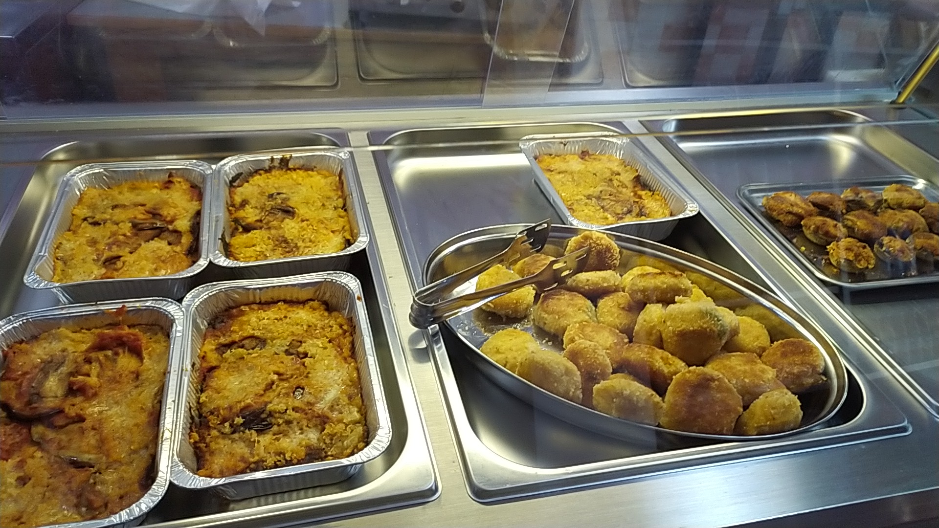 Macelleria carni crude e cotte