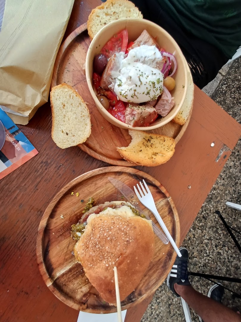 MACELLERIA DI TONNO