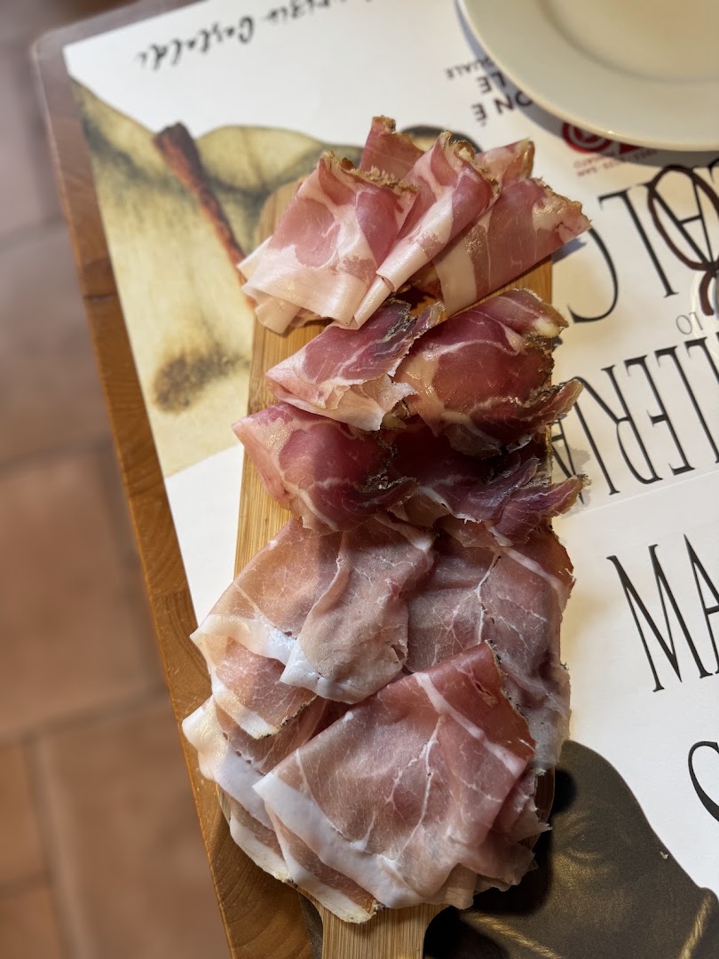 Macelleria Lo Scalco - Negozio Storico con Degustazione