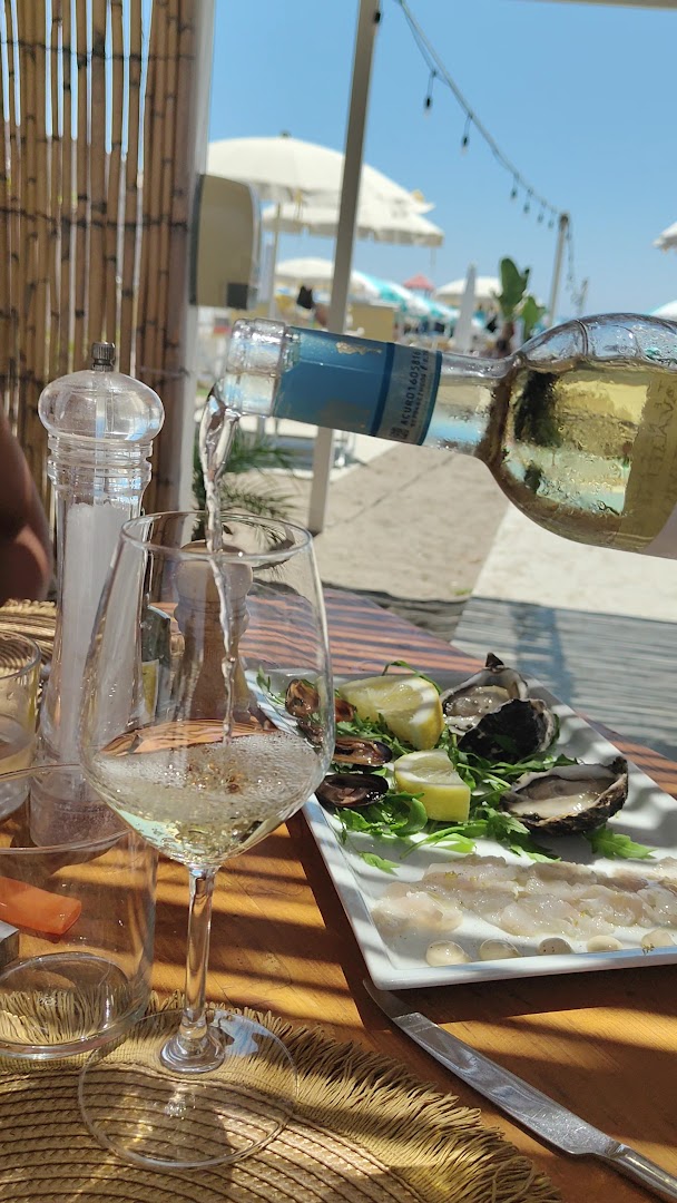 Madaké - Beach&Restaurant