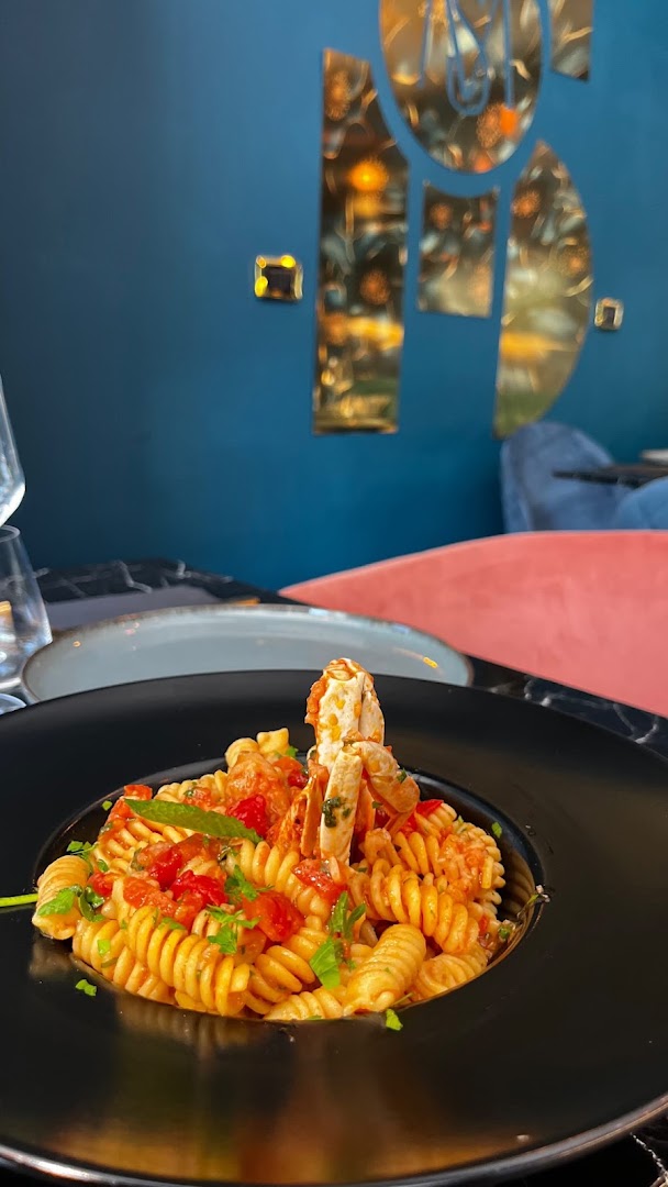 MÀDAROS RESTAURANT