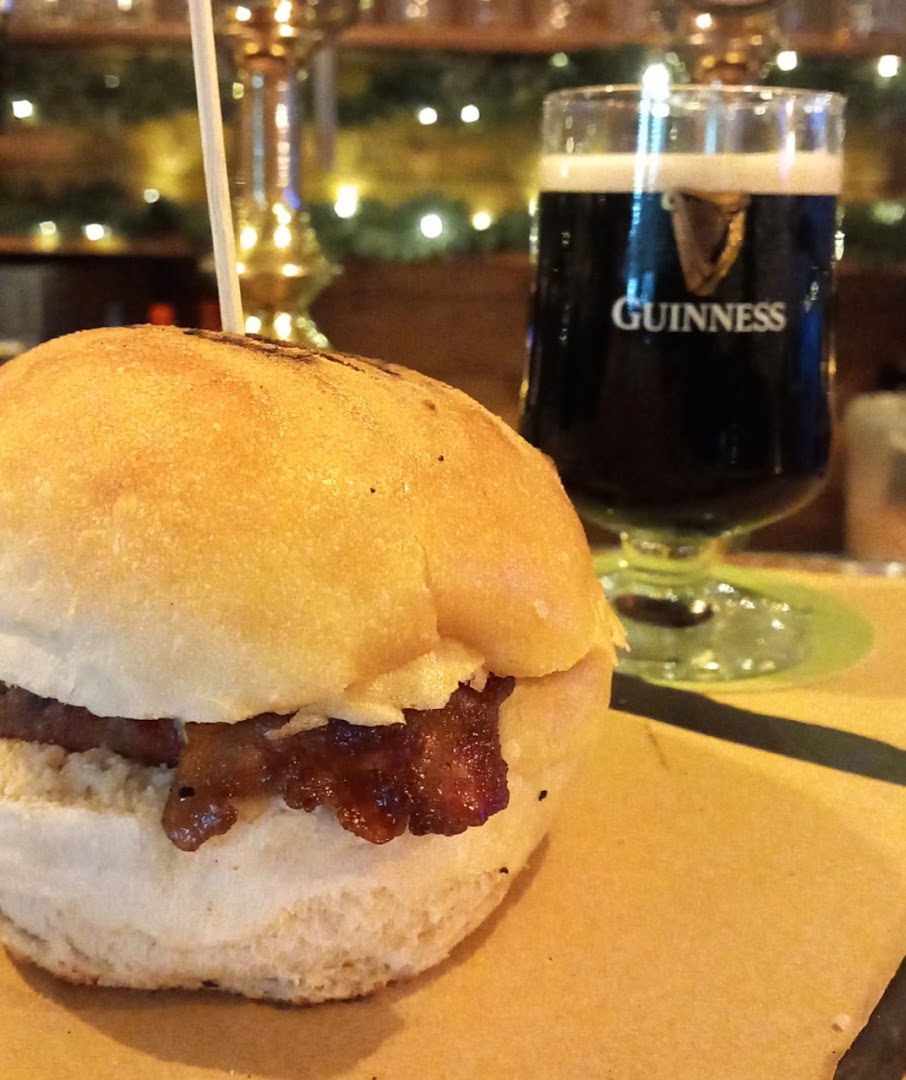 Madcap Public House, Bacoli