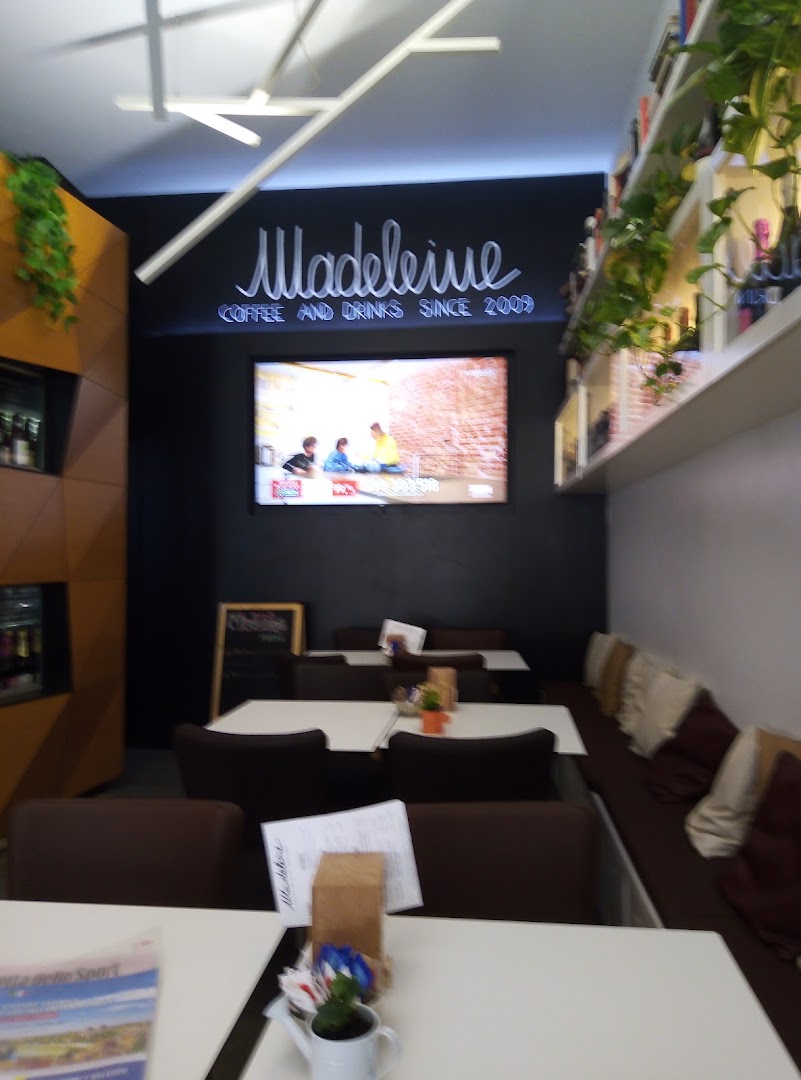 Madeleine Café, Verona