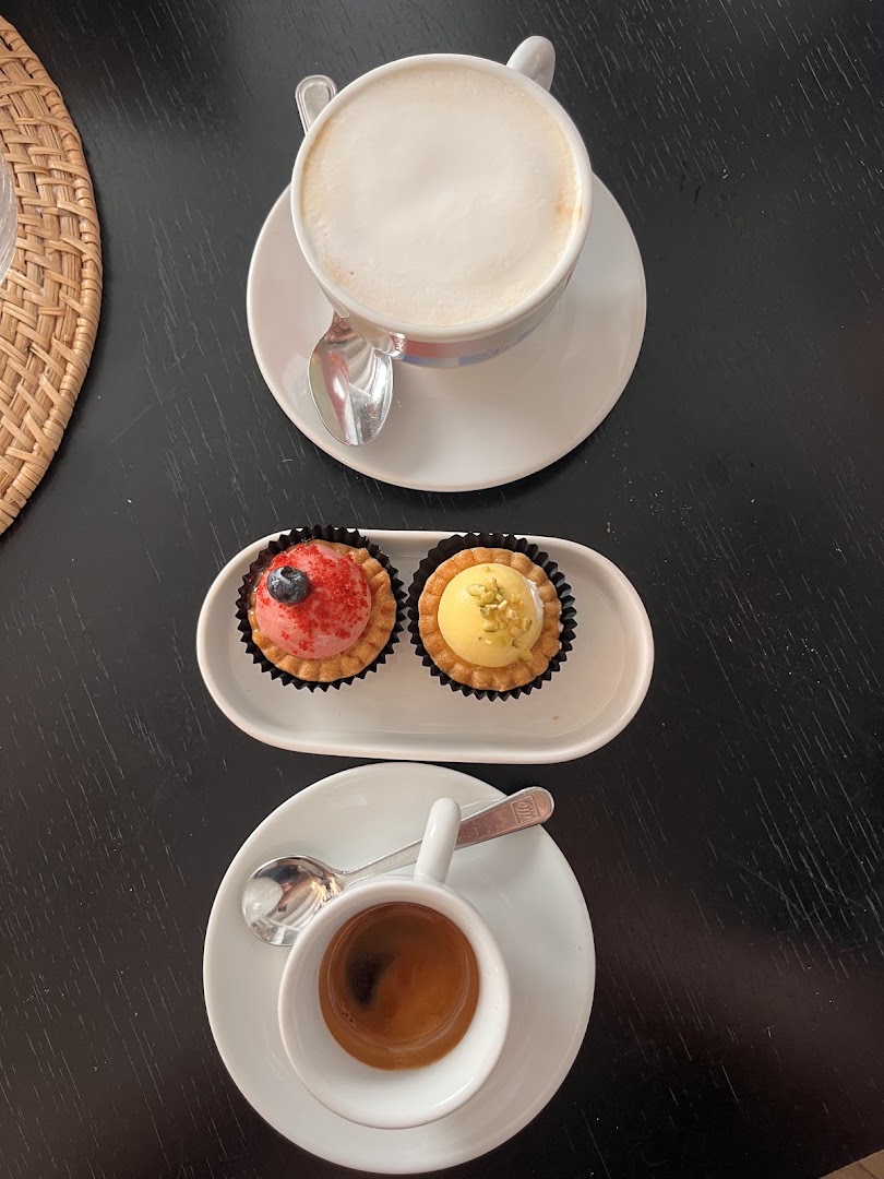 Madìs Sweet Pastry Bar, Arona