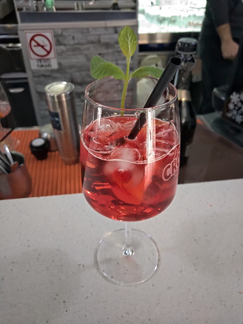 Madlyn's Bar, Santa Maria a Vico