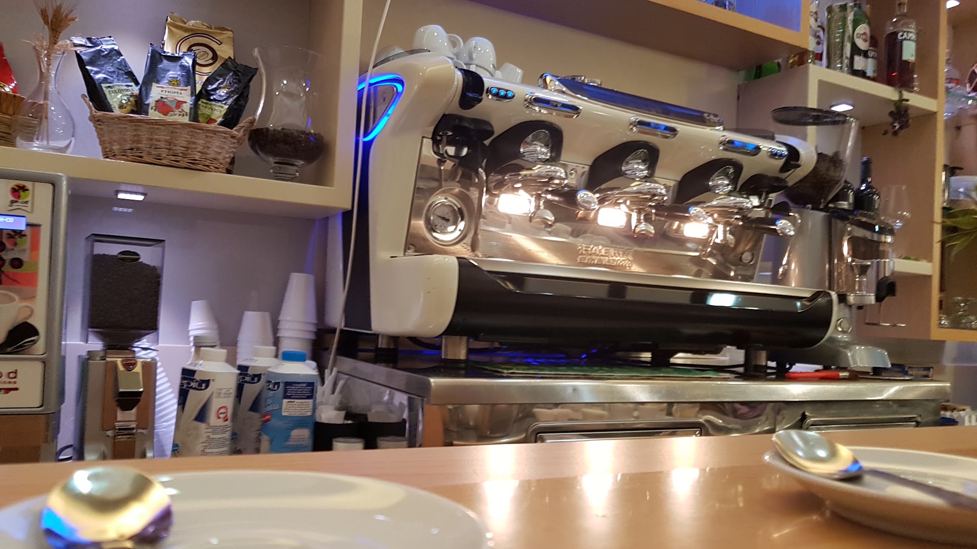 Magi Coffee, Bari