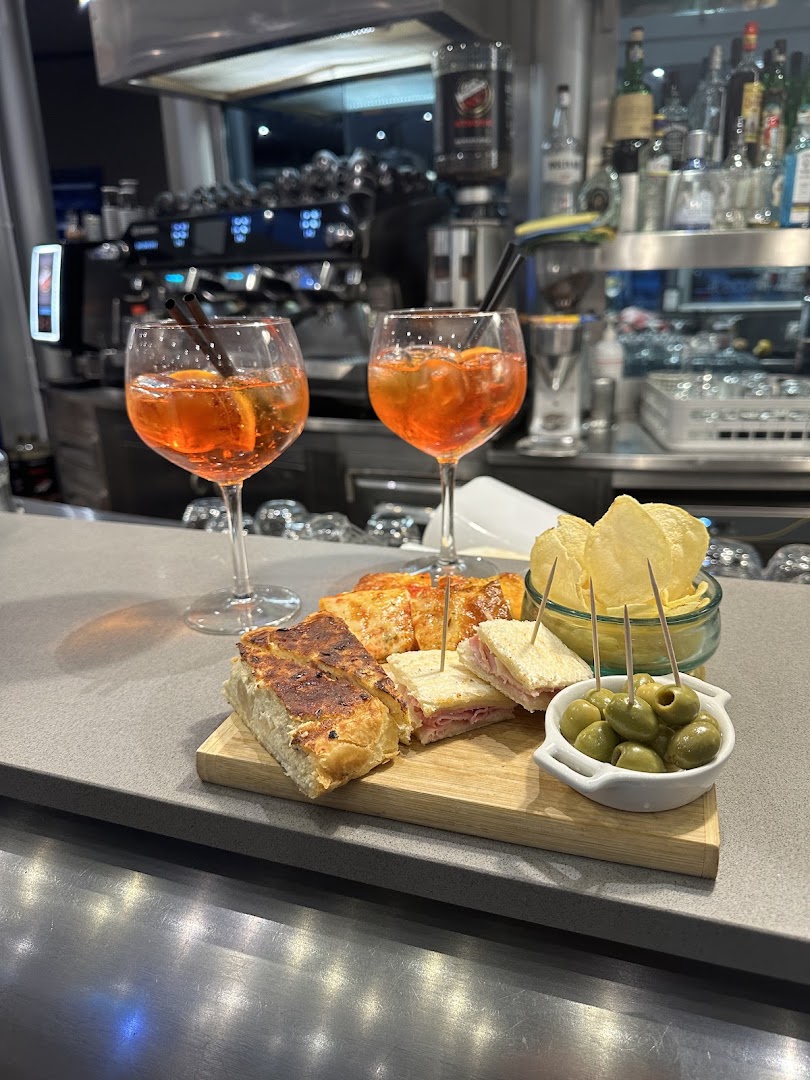 Magnone Bistro