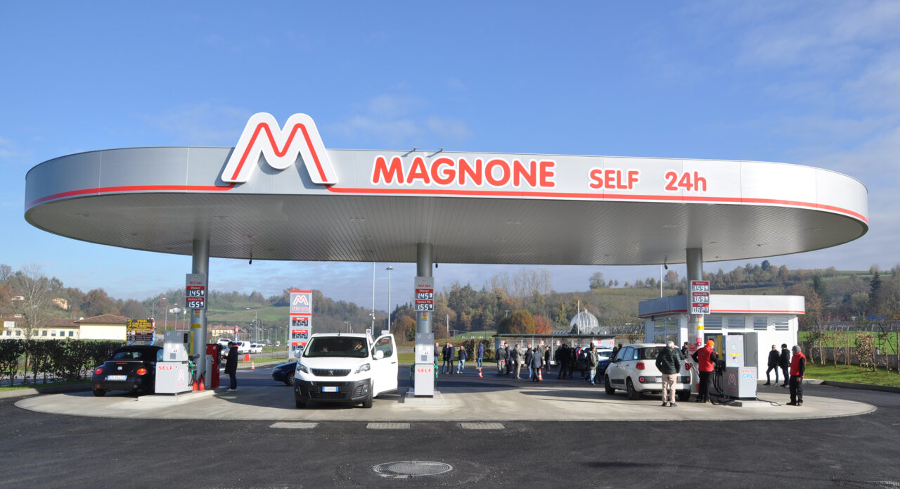 Magnone Stazione di servizio SELF 24H