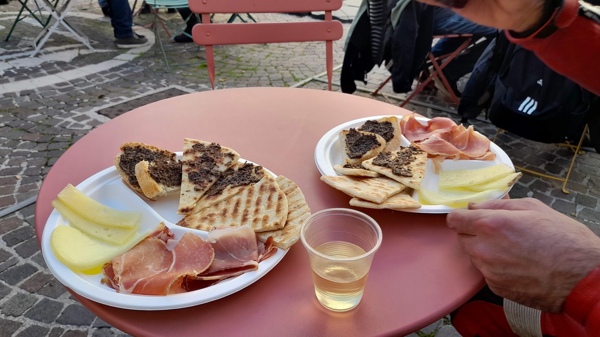 "Mai Dire Bar" di Andreoli Nicola E C. S.N.C., Pergola