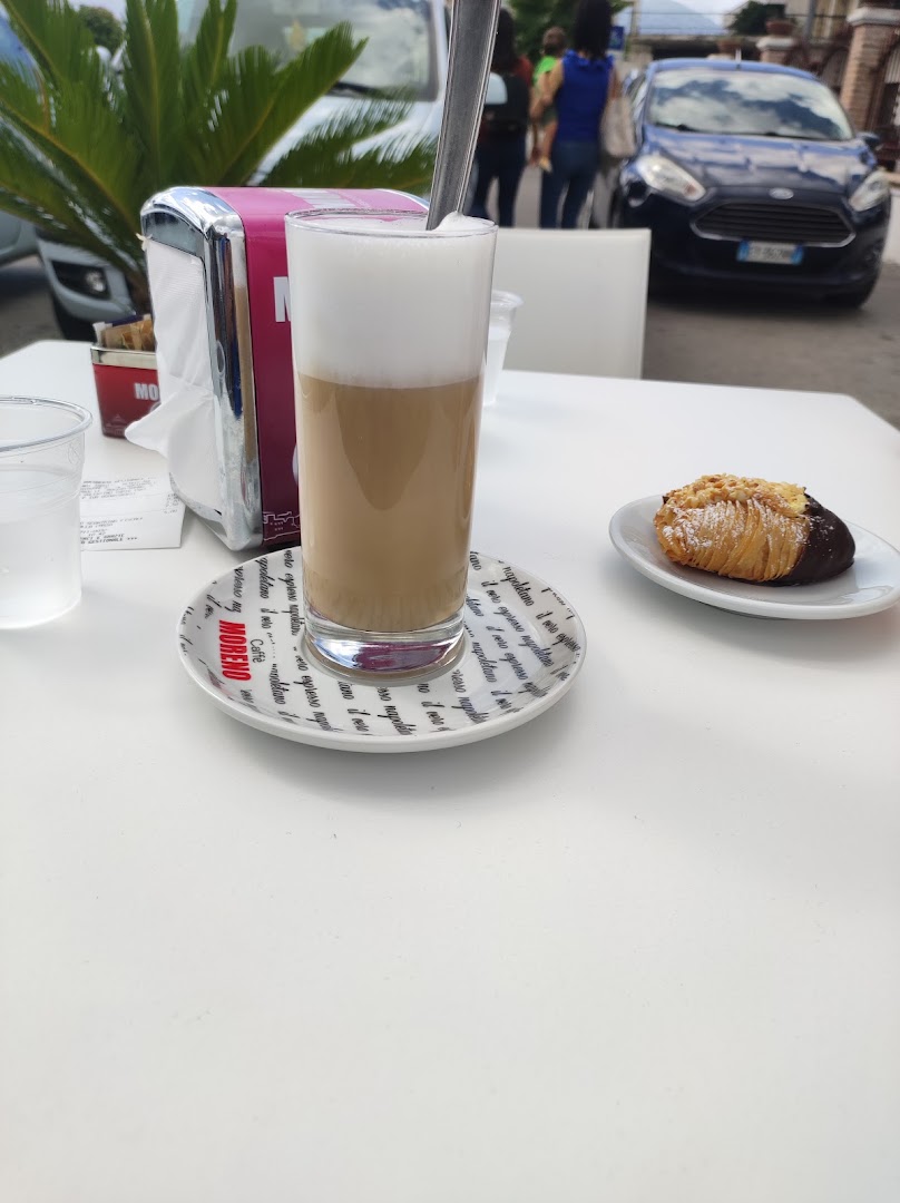 Mai Tardi Lounge Bar