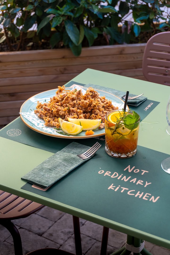 Makāri cucina nippo-mediterranea