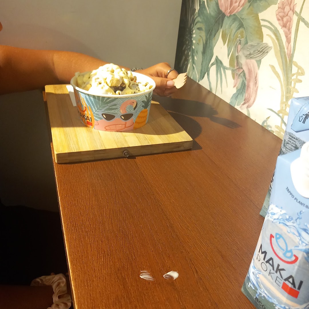 Makai Poke & Bubble Tea - Università